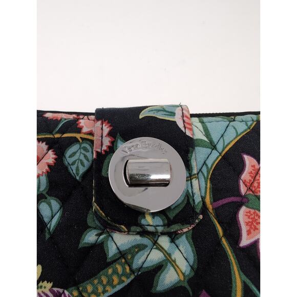 Vera Bradley RFID Turnlock Zip Around Wallet Haymarket Floral Quilted Clutch - Picture 3 of 7